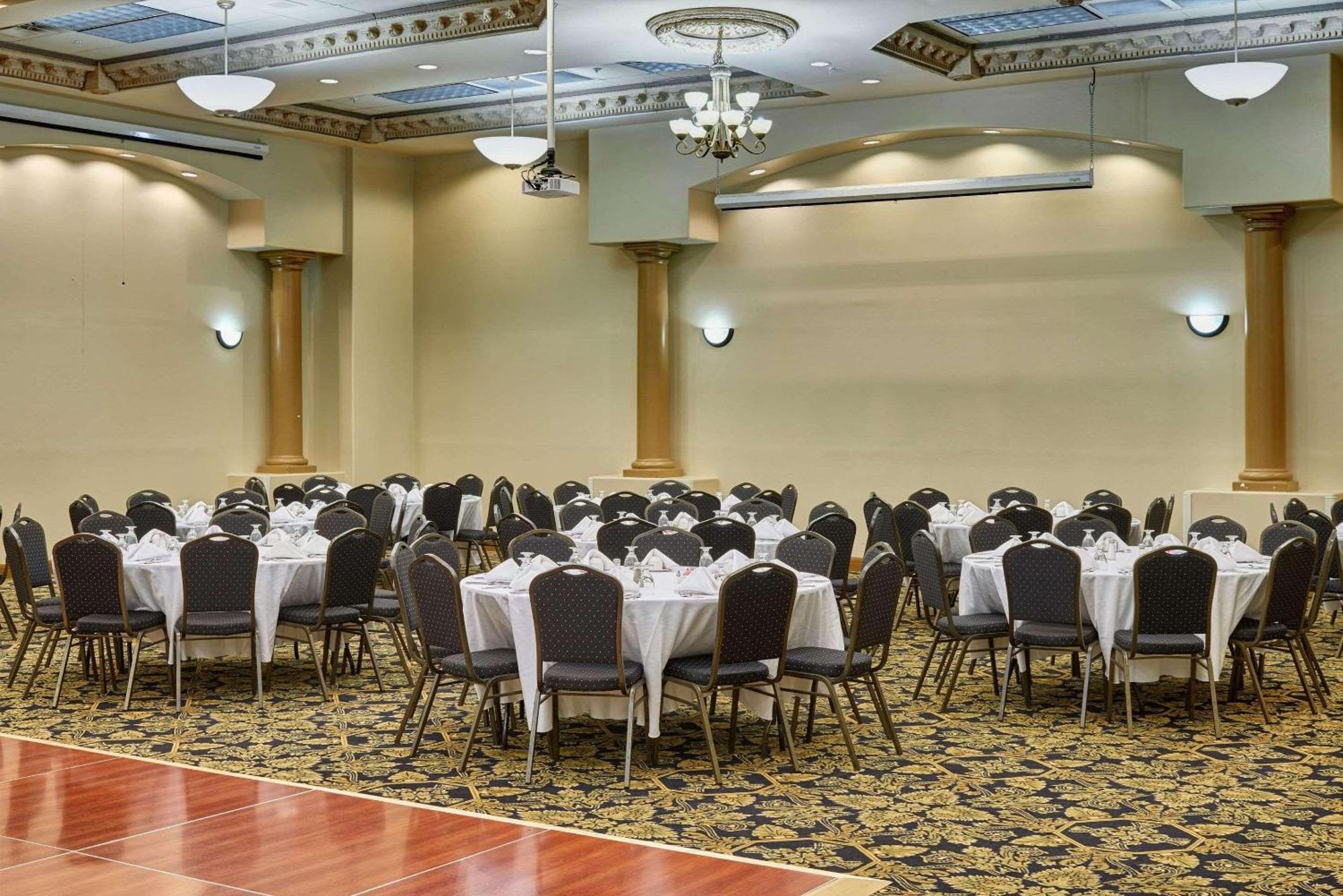Radisson Hotel El Paso Airport ภายนอก รูปภาพ