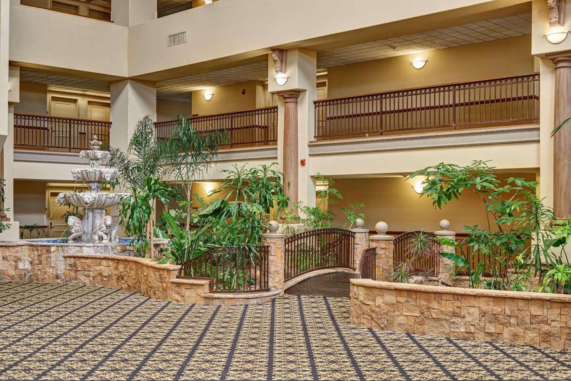 Radisson Hotel El Paso Airport ภายนอก รูปภาพ